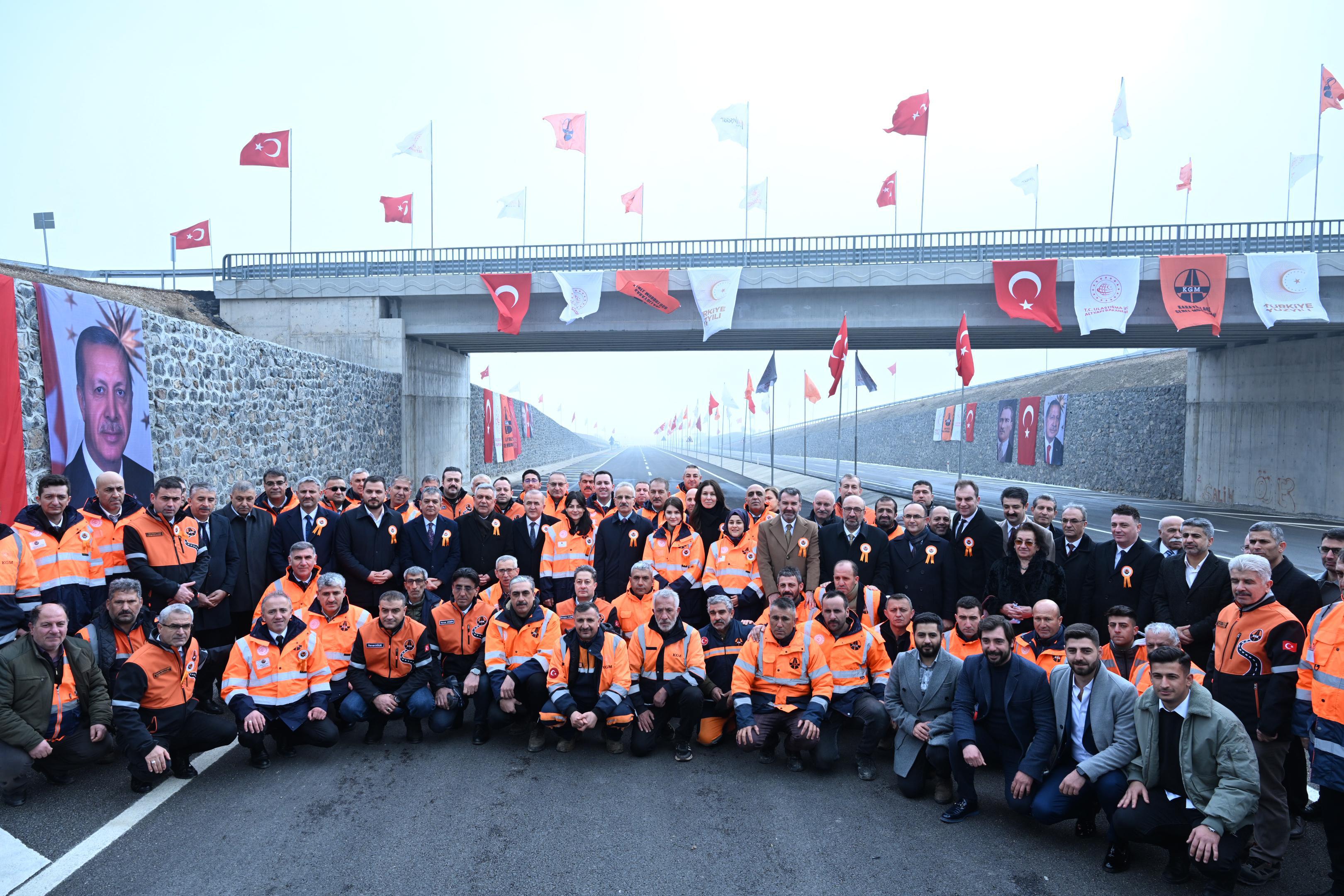 Elazığ-Harput İl Yolu ile Seyahat Süresi 30 Dakikadan 8 Dakikaya Düştü